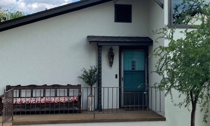 Burnet House | Enjoy our beautifully remodeled Lake Buchanan Waterfront home & multiple decks