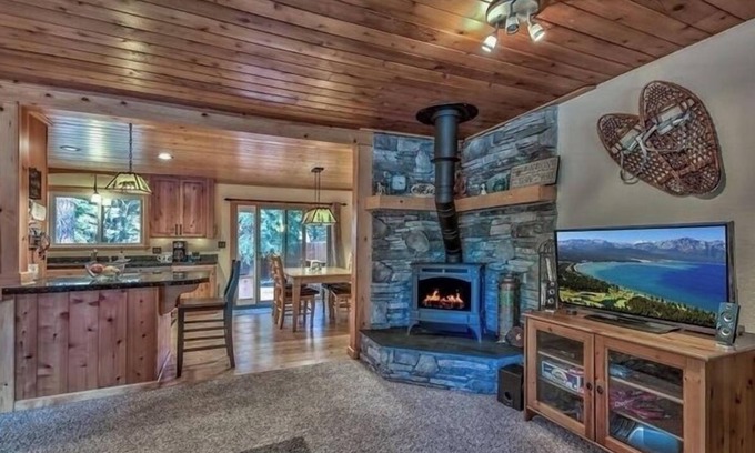 Pioneer Trail Cabin | Enjoy OurPvCabin! Near Beach front, ski resorts & casinos!