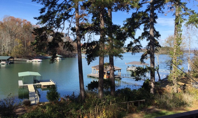 Seneca House | Enjoy Paradise on Lake Keoween