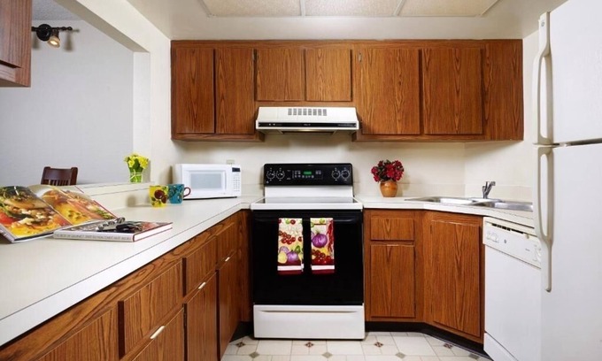 Moorings Hotel | Enjoy Relaxation at Naples Room Near Cambier Park