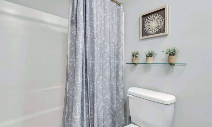 Pooler House | Enjoy Savannah 4BR w/King Bed