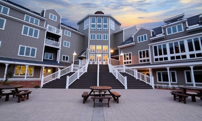 Brownsville Condo | Enjoy snowball fights or romantic nights in a 1BD vacation apartment