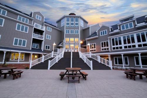 Brownsville House | Enjoy snowball fights or romantic nights in a 1BD vacation apartment