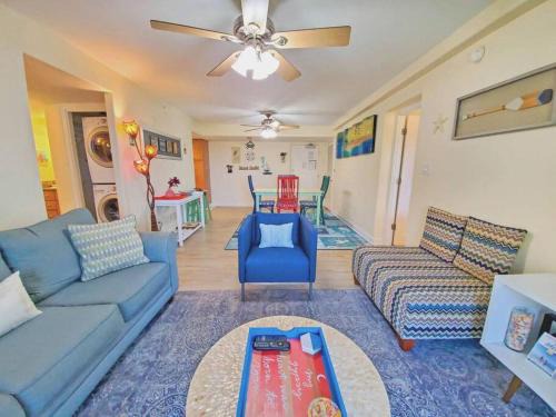 Pensacola Beach House | Enjoy Sunsets at Fully Equipped 2BR Condo on Beach