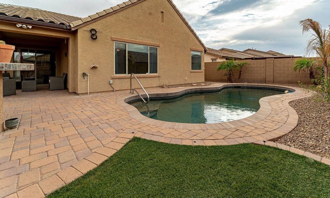 Casa Grande House | Enjoy the amazing Arizona Sunset's in this peaceful place.