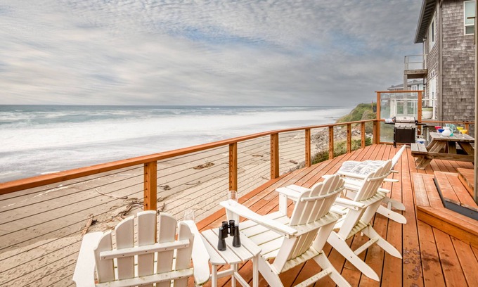 Gleneden Beach House | Enjoy the beach from this Ocean Front home with a Hot Tub and Large Deck
