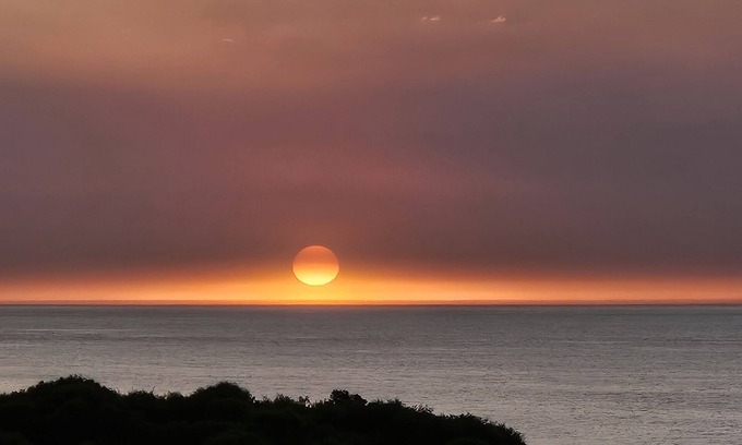 Falcon House | Enjoy the beautiful Falcon Bay beaches