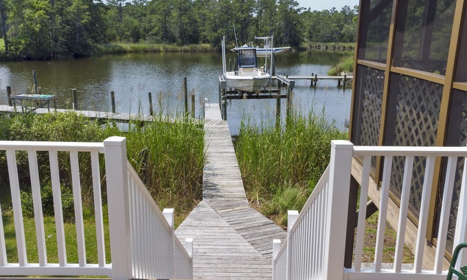 Oriental House | Enjoy the gorgeous creek views at the Tranquil Waters Cottage
