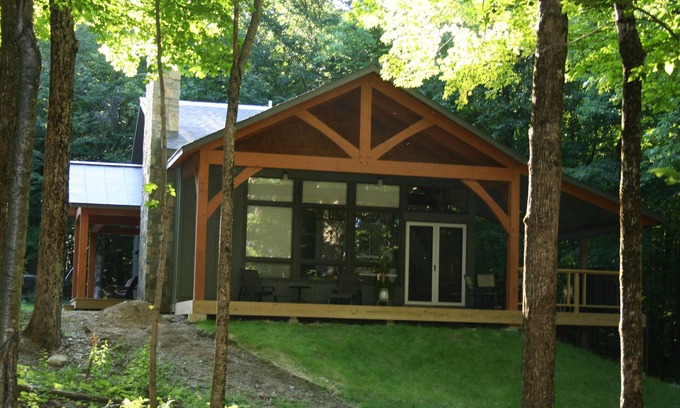 North Troy House | Enjoy the HOT TUB after a day on the slopes of the best resort in the east