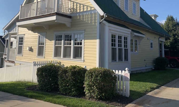 Grand Haven House | Enjoy The Lake Effect at Grand Haven Cottages