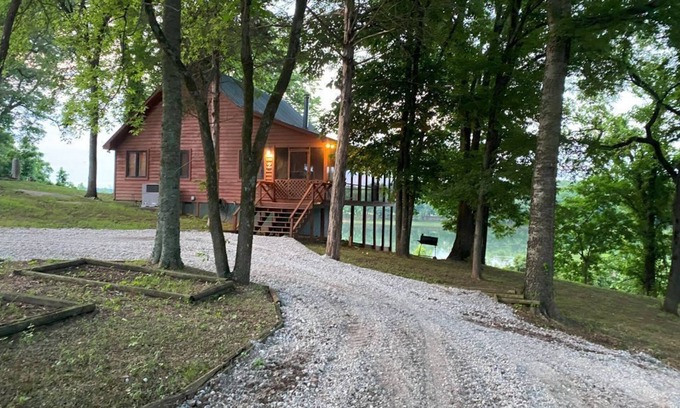 Pleasant Grove Cabin | Enjoy the new hot tub and cozy cabin in the Ozarks