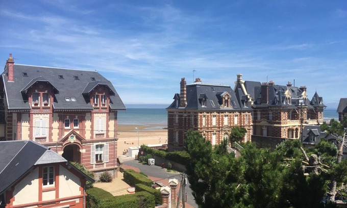 Houlgate Apartment | ENJOY THE UNIQUE EXPERIENCE OF BELLE EPOQUE VILLAS!