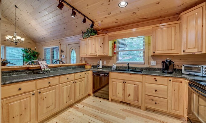 Copperhill House | Enjoy this hidden gem of a cottage with mountain views and hot tub!