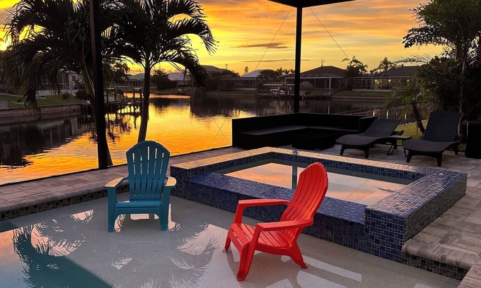 Pelican House | Enjoy your family time at spacious Villa Alica with Pool, Spa & Outdoor Kitchen