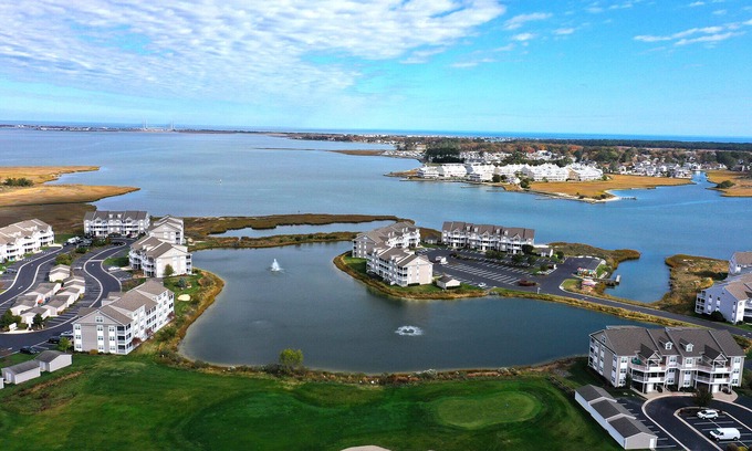 Ocean View Condo | Enjoy your getaway in this lovely 2 bed/2 bath condo in the Bethany Bay Community! Excellent view! Pets Allowed! 9-Hole Golf! Seasonal Outdoor Pool! Beach Town!