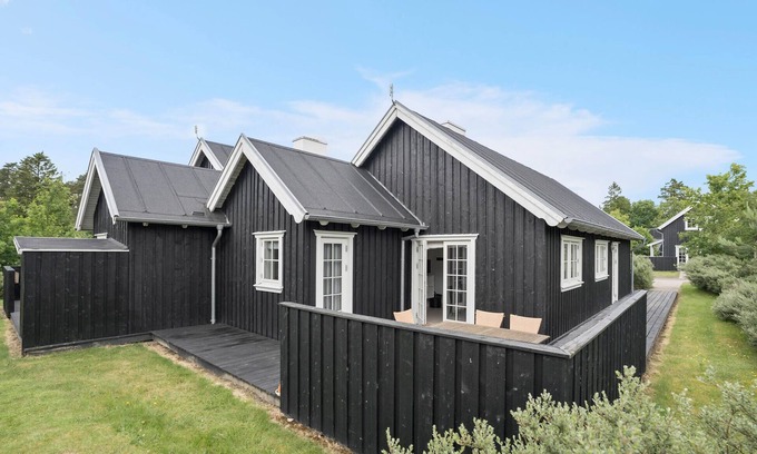 Gjern House | Enjoy your stay in this stylish and bright holiday home with sauna.