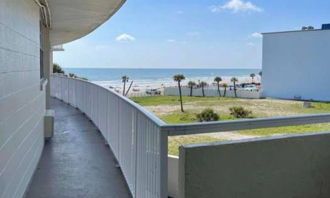 Bostwick Park Condo | Enjoy your very own beach retreat just steps away from the water!