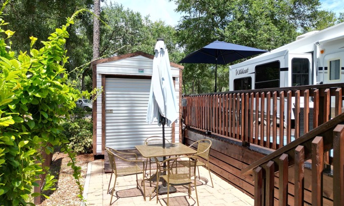 Salt Springs House | Enjoyable 1 bedroom RV - Resort with Lake access and Community Pool