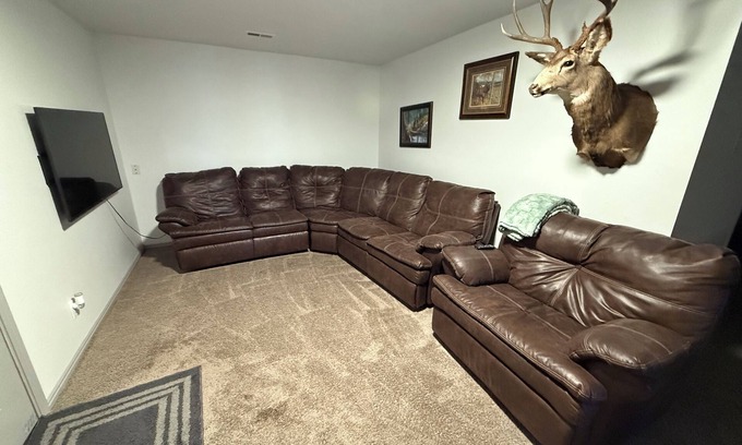 Beaver Condo | Enjoyable 2-bedroom condo with AC/Heat in charming Downtown Beaver
