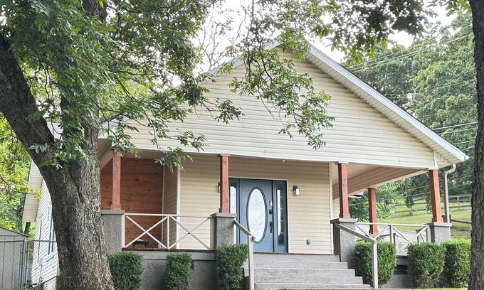 Van Buren House | Enjoyable 3-bedroom house with AC in charming Van Buren