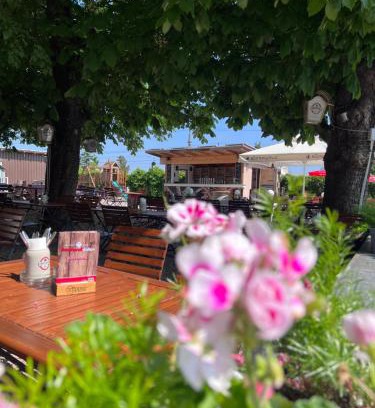 Enns House | Enns Sleep Gasthaus Backhendlstation
