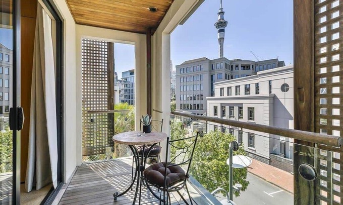 Auckland Central Business District Apartment | Enormous CBD 1BR Unit w/Parking by Zodiak Stays