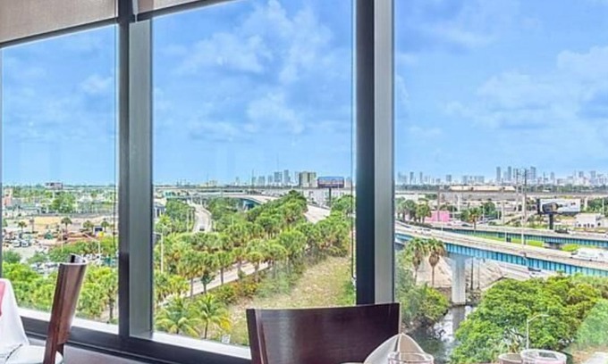 Miami Springs Hotel | Ensuring a Very Comfortable & Memorable Stay! Onsite Pool, Near Marlins Park