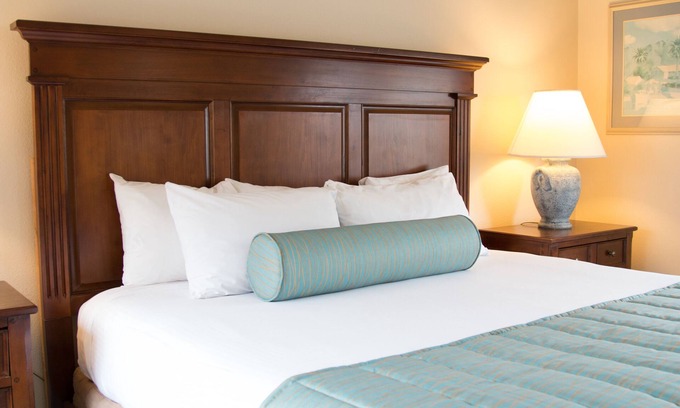 Oxnard Shores Hotel | Ensuring a Very Comfortable & Memorable Stay! Kitchen, Parking Onsite!