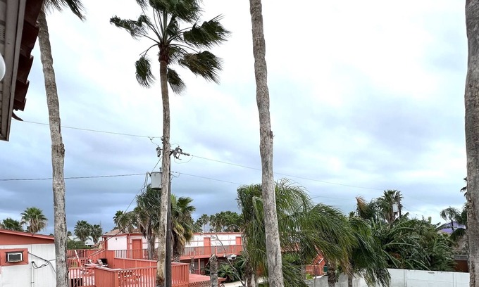 South Padre Island Condo | Entire 1 bd/ 1 bt condo, walking distance to beach. Home away from home!