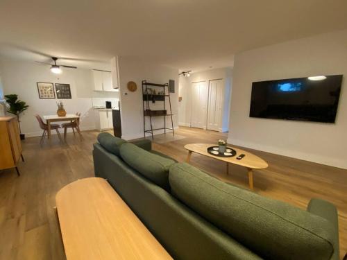 Waterloo Apartment | ENTIRE 1 BEDROOM APARTMENT by UW RESEARCH PARK - PS1