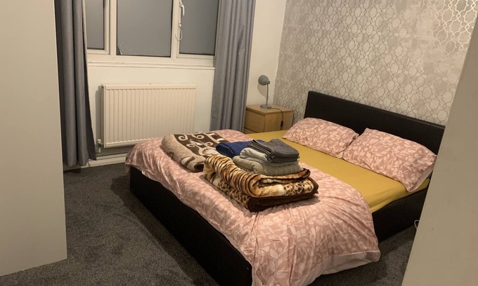 Fulham Broadway Apartment | Entire 2-bedroom apartment in marvellous London with WiFi