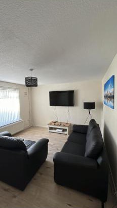Everton House | Entire 3 bedrooom holiday home