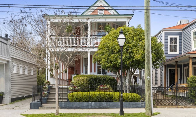 Cannonborough Elliotborough House | Entire 4 Bedroom Historic Charleston House