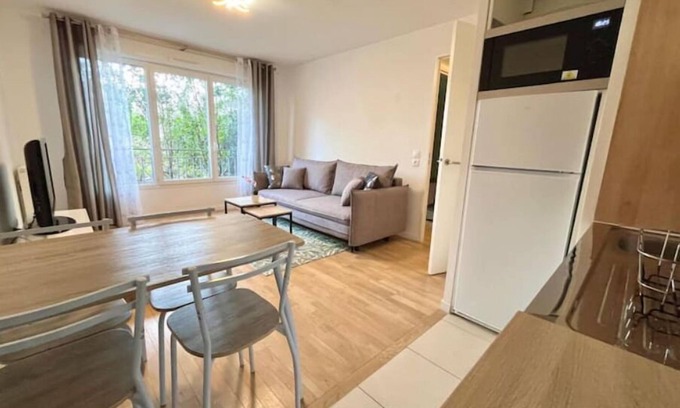 L'Echat Apartment | Entire apartment, 2 rooms with private parking