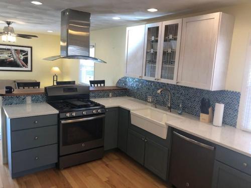 Springfield Apartment | Entire apartment close to downtown - 2 Queen beds