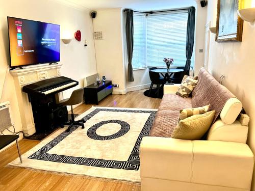 Queen's Gate Apartment | Entire Apartment Knightsbridge