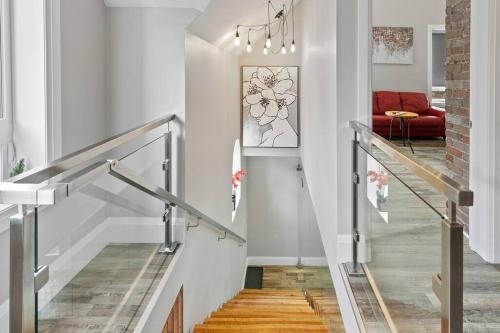 Mount Hope Huron Park Apartment | ENTIRE BACHELOR UNIT EN-SUITE ACROSS FROM GOOGLE - br4