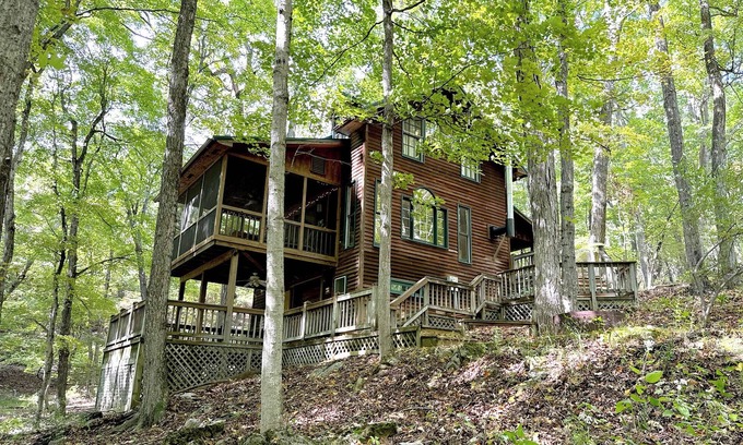 Wardensville Cabin | Entire cabin in Lost City, West Virginia