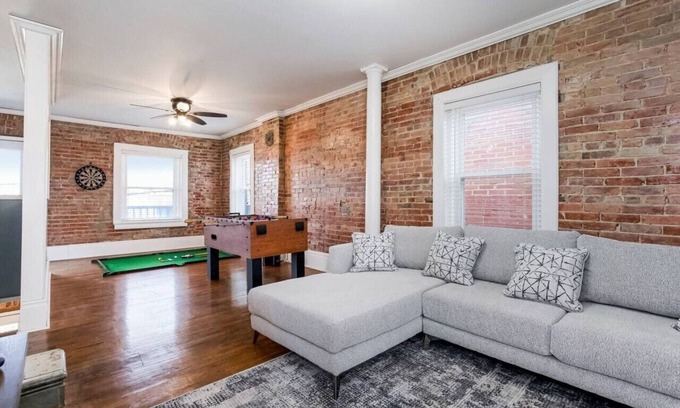 Columbus Park House | Entire Complex/4 bedrooms/9 beds