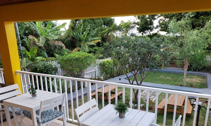 Nassau Cottage | Entire Cottage near beach and Downtown