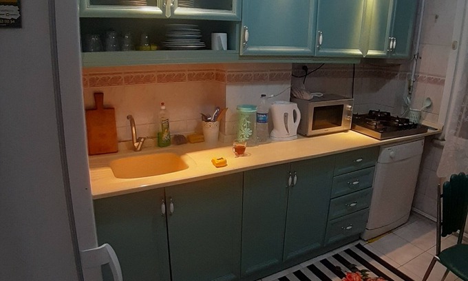 Sirinevler Mahallesi House | Entire flat 2 bedroom 1 saloon 1 kitchen 1 bathroom wc so close subway