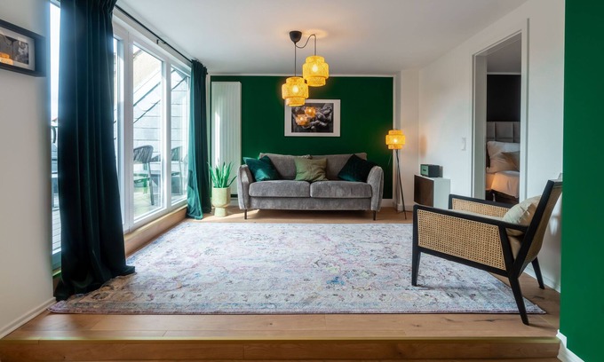 Frohnhausen Apartment | Entire Floor Sun Terracemessehbfuniklinik