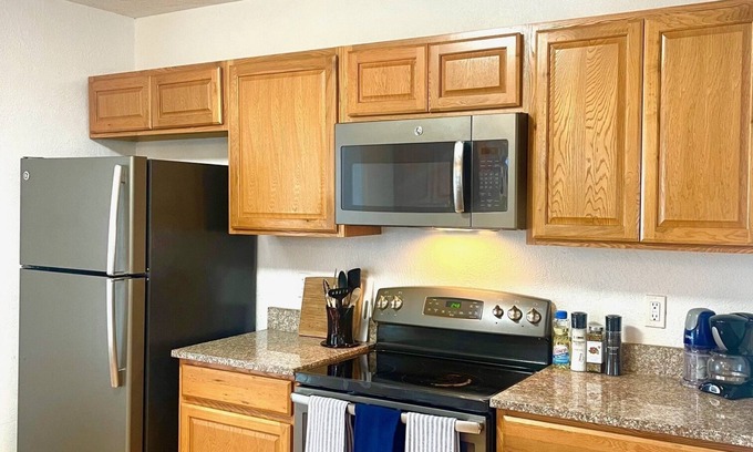 United Central House | Entire home centrally located!Close to downtown St Pete,Gulfport,beach and more