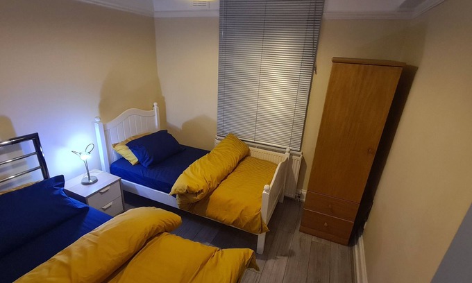 Leyton Apartment | Entire Home/Flat In London (Great Links To Central)