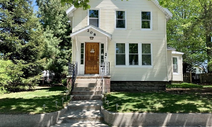Ludington House | Entire Home in Downtown Ludington! Only blocks from the beach!