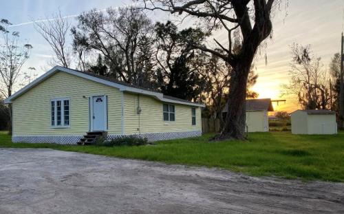 Palmetto House | Entire Home in Palmetto Ellenton