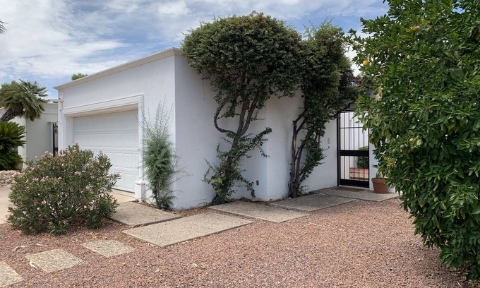 Tucson House | Entire Home on The Golf Course. Great location/Quiet/Bike friendly