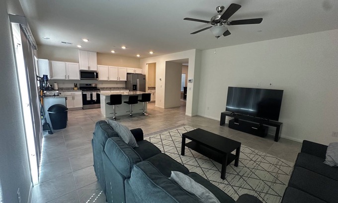 Enterprise House | Entire house 10 min to world famous strip and LAS airport