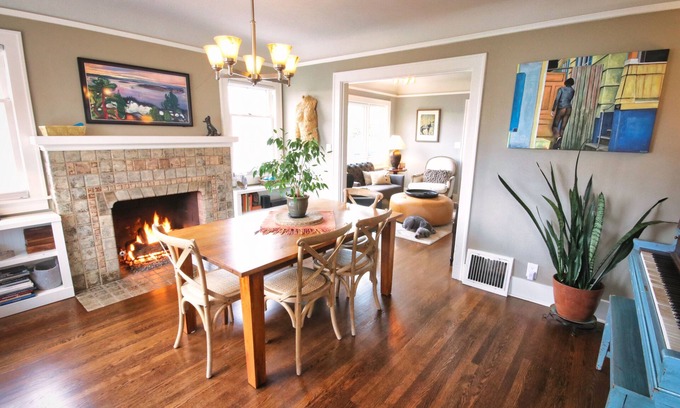 Sunset Hill House | Entire House 1920s Charm Privacy Fully Fenced Dogs EV Charger