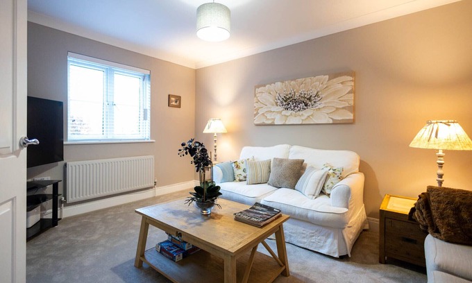 Martlesham Heath House | Entire House in Ipswich - Holly Close